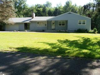 8 Daniels Dr, Danbury, CT 06811 exterior