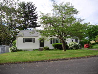 86 Concord Cir, Hartford, CT 06111 exterior