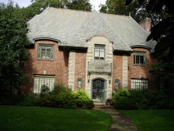 1395 Commonwealth Ave, Newton, MA 02465 exterior