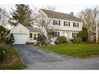 19 Colonial Rd, Bristol, RI 02809 exterior