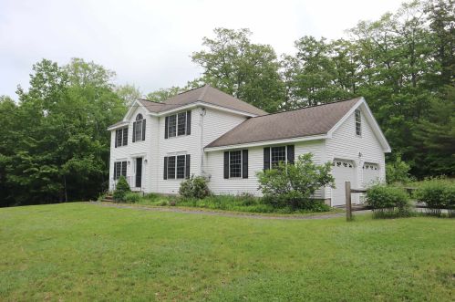 11 Guernsey Ct, Chichester, NH 03258 exterior