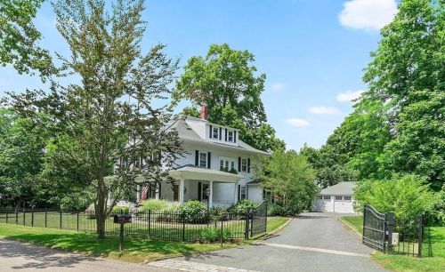 51 Homestead Ave, Warwick, RI 02889 exterior
