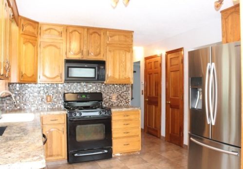 233 Savoy Ave, Springfield, MA 01104 exterior