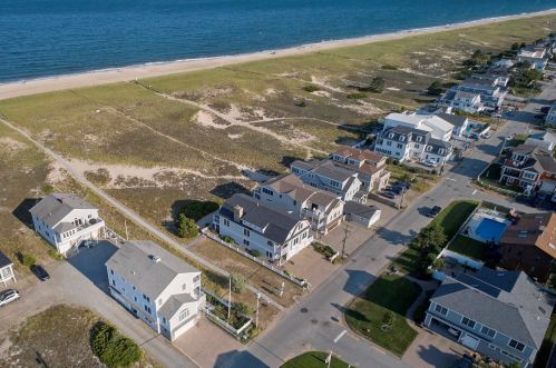 49 Atlantic Ave, Seabrook, NH 03874 exterior
