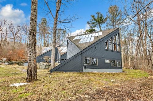 12 Guinea Rd, West-Woods, CT 06069 exterior