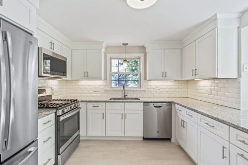 5 Berkeley Rd, Wellesley, MA 02482 exterior