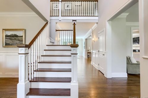7 Old Mill Ct, Norwalk, CT 06850 exterior