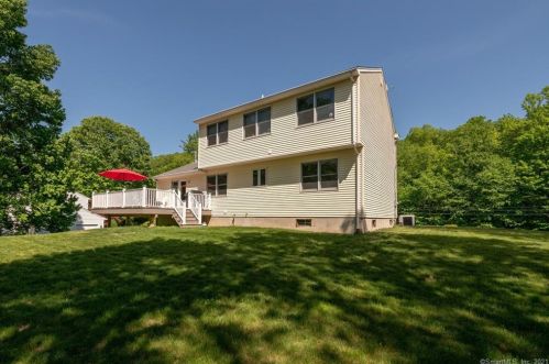 17 Colman Rd, Waterbury, CT 06716 exterior