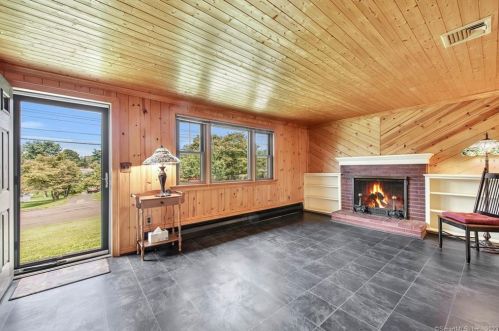 16 Palmer Rd, Portland, CT 06480 exterior