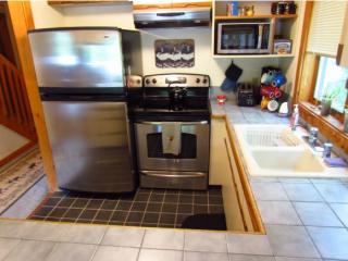 5 Armsby Cir, Campton, NH 03223 exterior