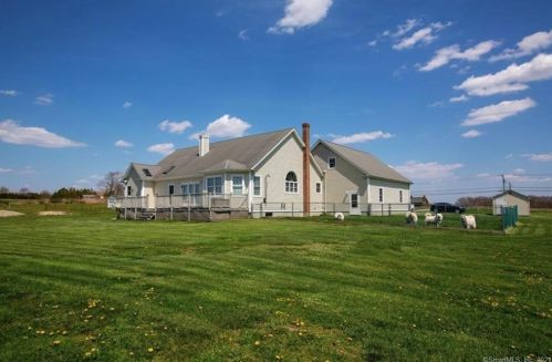 1049 Ekonk Hill Rd, Norwich, CT 06384 exterior