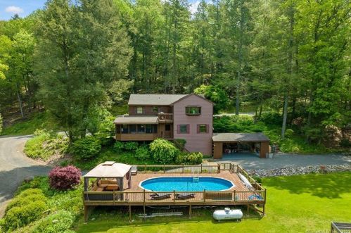 11 Hemlock Trl, Seymour, CT 06478 exterior