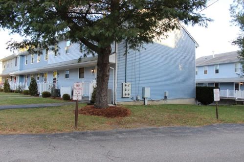4 Smithfield Rd, Providence, RI 02904 exterior