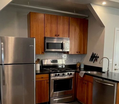 10 Cottage St, Roxbury-Xing, MA 02125 exterior