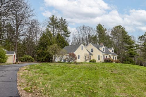 2 Fox Run Rd, Cumberland, ME 04021 exterior
