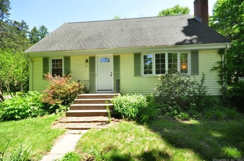 17 Barn Hill Rd, Bloomfield, CT 06002 exterior