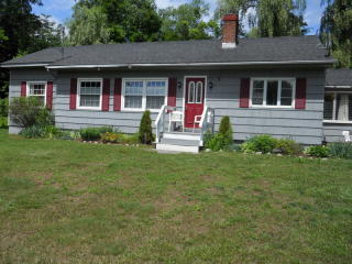 23 Pleasant St, Hinsdale, NH 03451 exterior