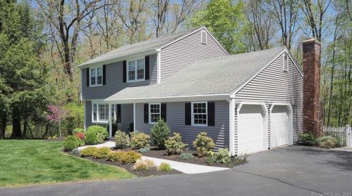 70 Foxwood Ct, Cheshire, CT 06410 exterior