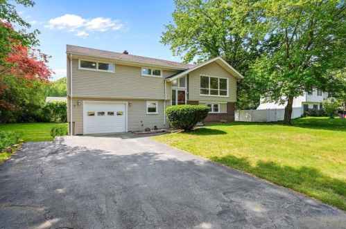 5 Baldwin Dr, Johnston, RI 02919 exterior