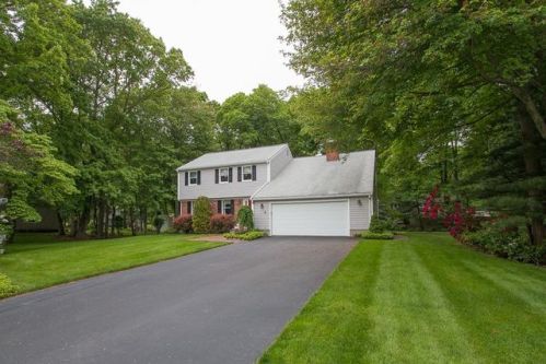 66 Sagamore Rd, Seekonk, MA 02771 exterior