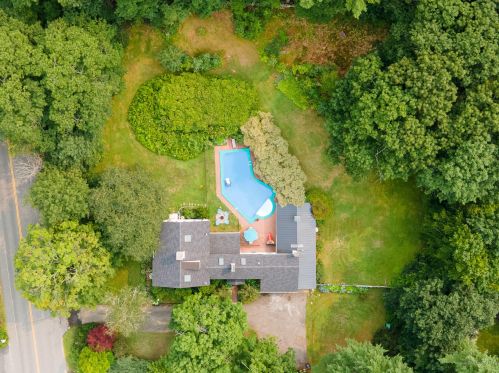 106 Foreside Rd, Falmouth, ME 04110 exterior