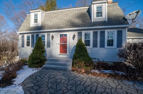 7 Shadwell Rd, Nashua, NH 03062 exterior