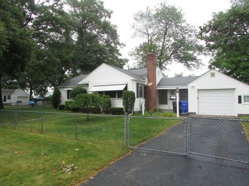 277 El Paso St, Springfield, MA 01104 exterior