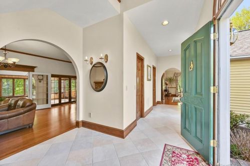 10 Berthier Pl, Ridgefield, CT 06877 exterior