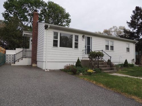 46 Chelmsford Ave, Warwick, RI 02889 exterior