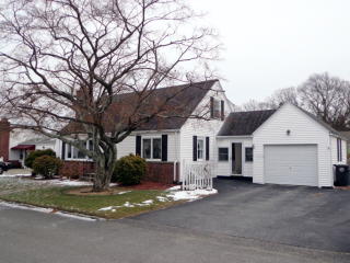 68 Brookfield Dr, Cranston, RI 02920 exterior