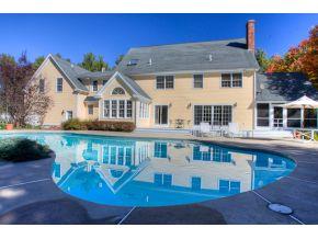 18 Pasture Ln, Bedford, NH 03110 exterior