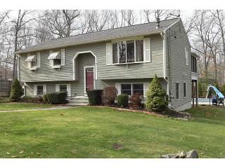 8 Avon Ave, Valley Falls, RI 02864 exterior