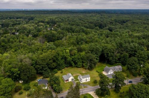 67 Winnicutt Rd, Stratham, NH 03885 exterior