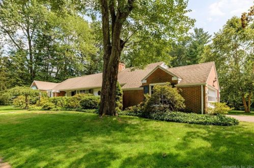 66 Pilgrim Rd, Hartford, CT 06117 exterior