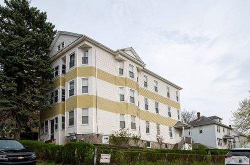 9 Caroline St, Worcester, MA 01604 exterior