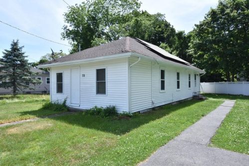 72 Symonds Ave, Warwick, RI 02889 exterior