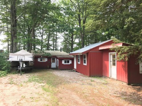 3 Shore Rd, Raymond, ME 04071 exterior