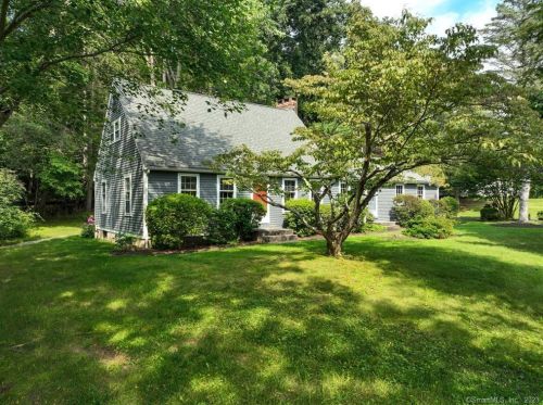 5 Red Orange Rd, Middletown, CT 06457 exterior