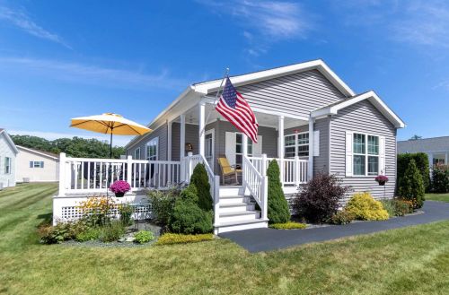 8 Goldenrod Way, North-Hampton, NH exterior