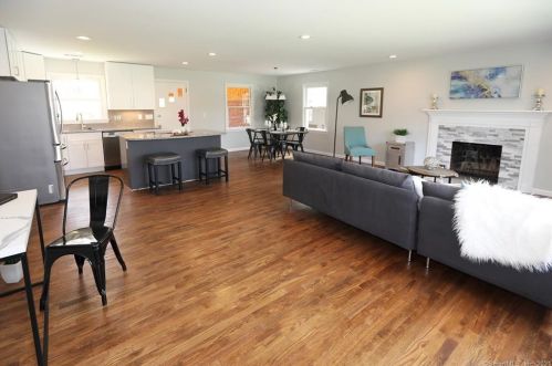 52 North St, Windsor-Locks, CT 06096 exterior