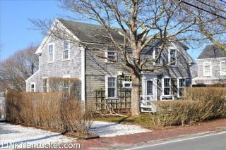 44 Cliff Rd, Nantucket, MA 02554 exterior