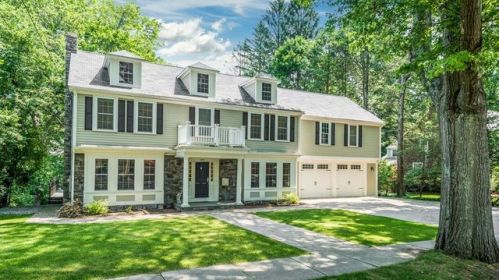 139 Arnold Rd, Newton, MA 02459 exterior