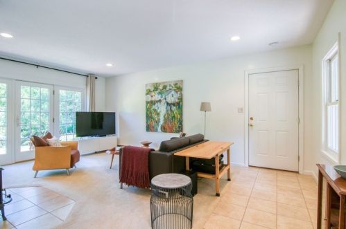 208 Mosier St, South-Hadley, MA 01075 exterior