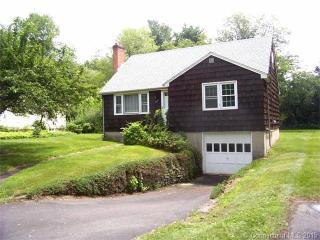 25 Simsbury Manor Dr, Simsbury, CT 06089 exterior