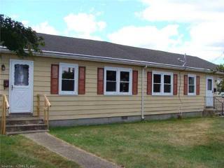 17 Miami Ct, Groton, CT 06340 exterior