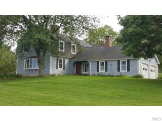4 Farm Ridge Rd, Newtown, CT 06470 exterior