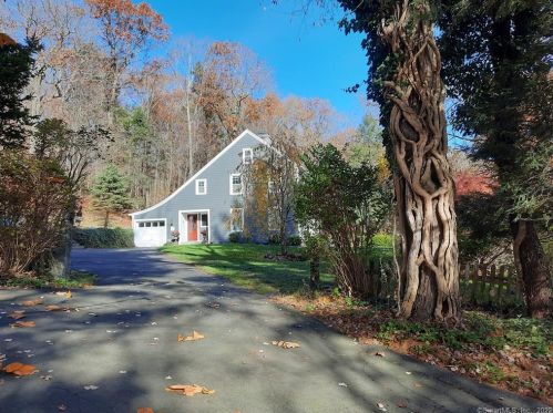 1346 Middlebury Rd, Waterbury, CT 06762 exterior