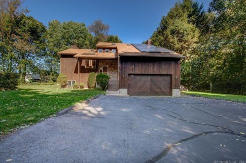 300 Spindle Hill Rd, Waterbury, CT 06716 exterior