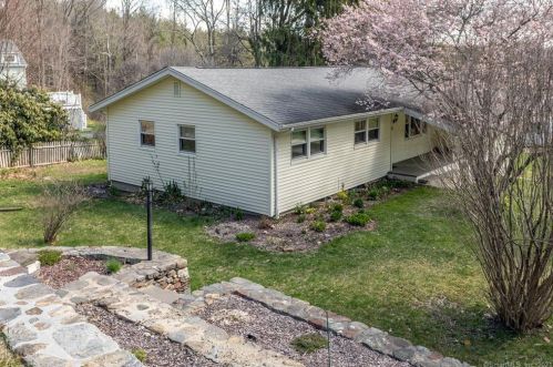 3 Hurley St, Litchfield, CT 06759 exterior