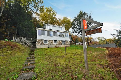156 Shore Rd, Hebron, NH 03241 exterior